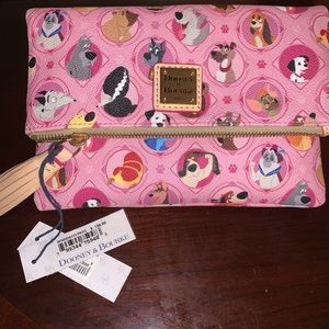 Dooney & bourse crossover DISNEY dogs purse